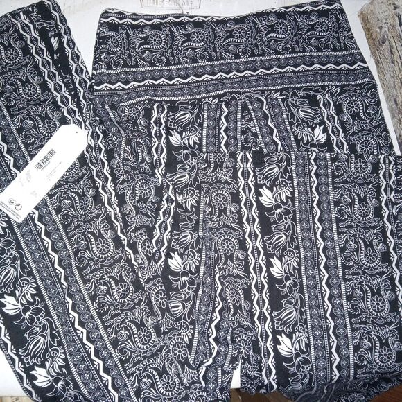 SHOSHO Boho Black White Floral Wide-Leg Pants Size M NWT Stretch Casual - Picture 4 of 4